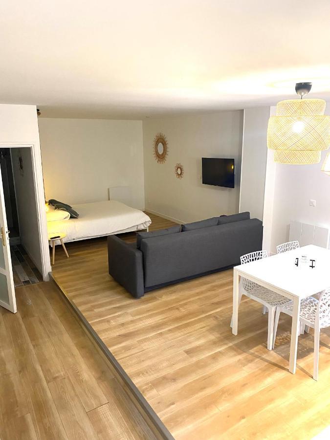 Suite 24 Appart'Hotel-3 Etoiles Ле-Крёзо Экстерьер фото